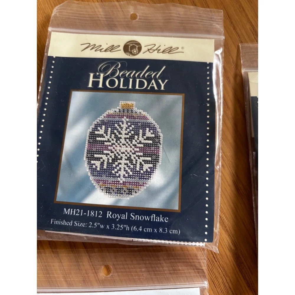 Mill Hill Beaded Holiday Snow Globe & Beaded Ornament Kits Set of 4 Christmas